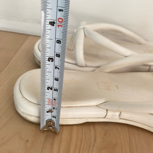 Seychelles padded flip flops - like walking on clouds! - Picture 4 of 5